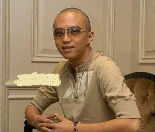 明星秃头照片,揭秘明星脱发背后的故事